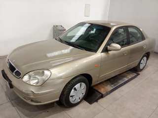 daewoo nubira berlina 1997-2004 del año 2000