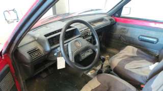 peugeot 205 berlina 1983-1998 del año 1985