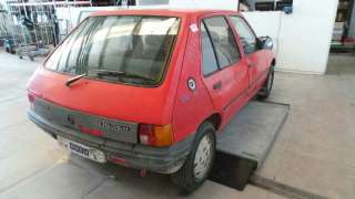 peugeot 205 berlina 1983-1998 del año 1985