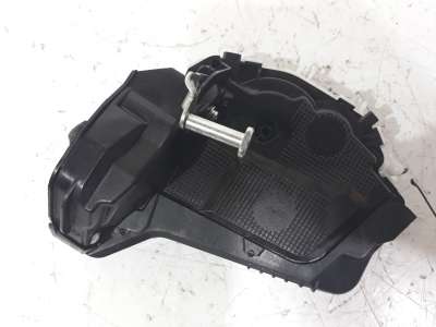 Recambio de cerradura puerta trasera izquierda para toyota yaris 2014-2017 hsd active referencia OEM IAM 690600D310 690600D310 6