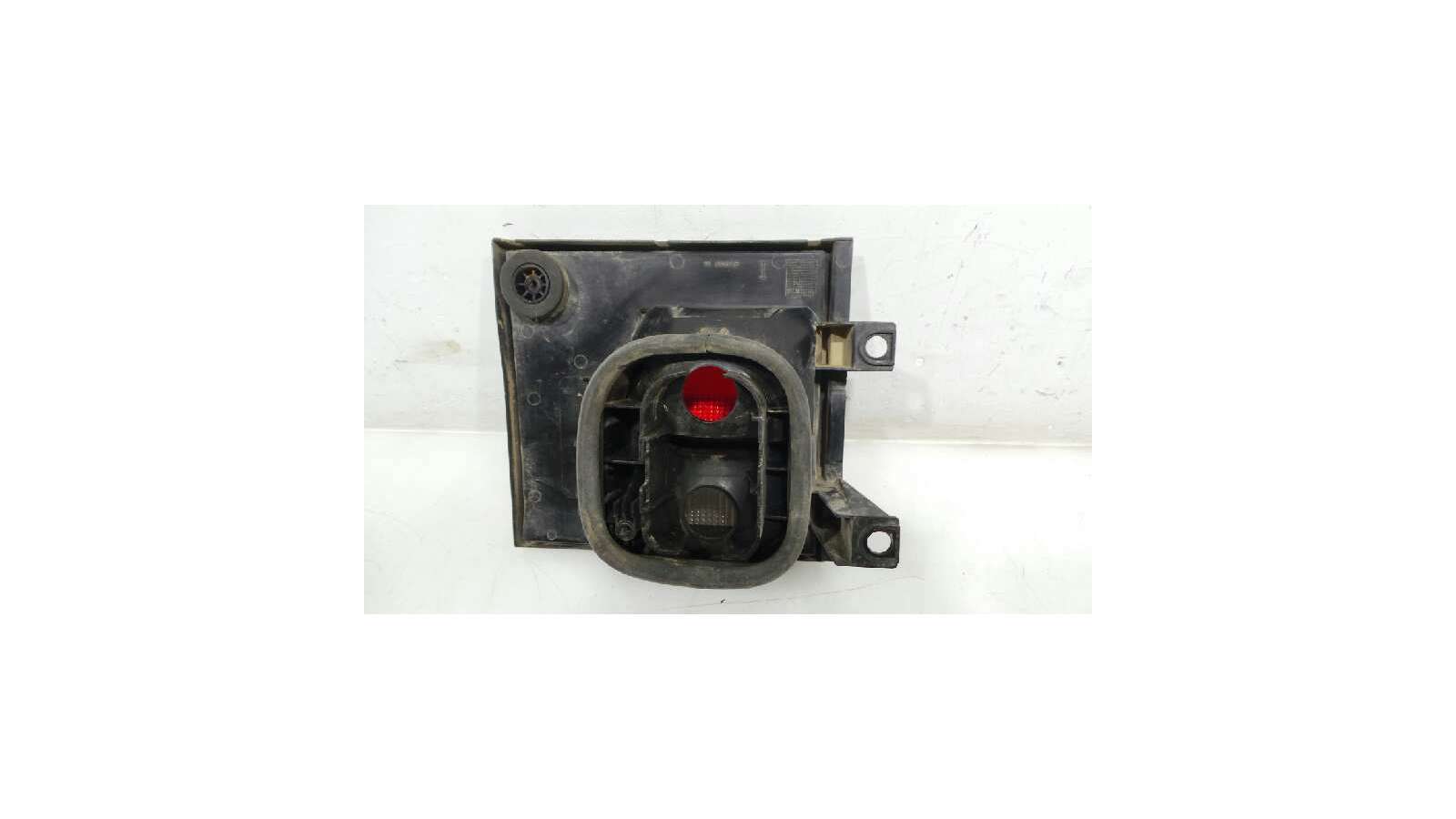 Recambio de piloto trasero izquierdo para renault 21 berlina (b/l48) 1985- ts referencia OEM IAM 7701032020 7701032020 770103202 Recambio de piloto trasero izquierdo para renault 21 berlina (b/l48) 1985- ts referencia OEM IAM 7701032020 7701032020 770103202