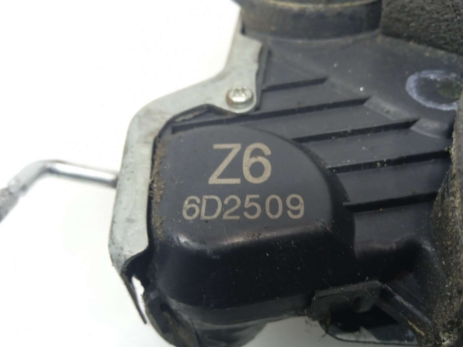 Recambio de cerradura puerta delantera izquierda para lexus rx 2005-2010 400h referencia OEM IAM 6904048070 6904048070  Recambio de cerradura puerta delantera izquierda para lexus rx 2005-2010 400h referencia OEM IAM 6904048070 6904048070