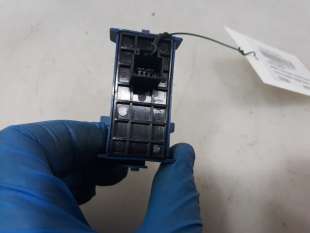 Recambio de mando elevalunas trasero izquierdo para toyota avensis touring sports 2015-2018 business advance referencia OEM IAM  2