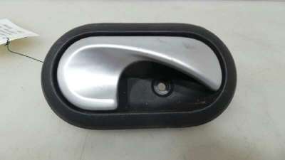 Recambio de maneta interior delantera derecha para dacia sandero 2008-2013 ambiance referencia OEM IAM 8200735218 8200733847 820