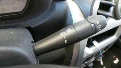 Recambio de mando limpia para dacia sandero 2008-2013 ambiance referencia OEM IAM 901057667 901057667 