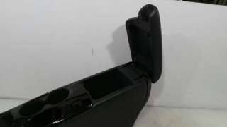Recambio de apoyabrazos central para infiniti q30 2015- 1.5 diesel cat referencia OEM IAM 969115DF0A 969115DF0A 