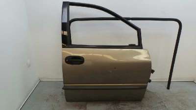 Recambio de puerta delantera derecha para chrysler voyager (gs) 1995-2001 2.5 turbodiesel referencia OEM IAM 04717428AD 04717428