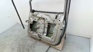 Recambio de puerta delantera derecha para chrysler voyager (gs) 1995-2001 2.5 turbodiesel referencia OEM IAM 04717428AD 04717428