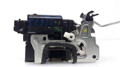 Recambio de cerradura puerta delantera derecha para dacia duster 2010-2018 laureate 4x2 referencia OEM IAM 805021840R 8200735224