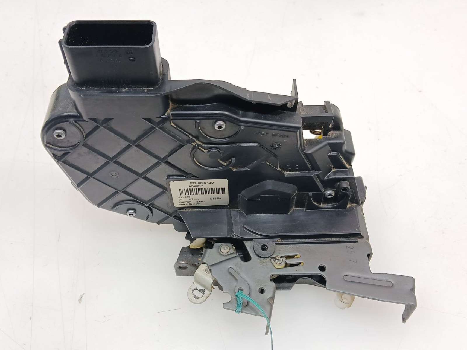 Recambio de cerradura puerta delantera izquierda para land rover range rover sport 2005-2011 v8 td edition 60 yrs referencia OEM Recambio de cerradura puerta delantera izquierda para land rover range rover sport 2005-2011 v8 td edition 60 yrs referencia OEM