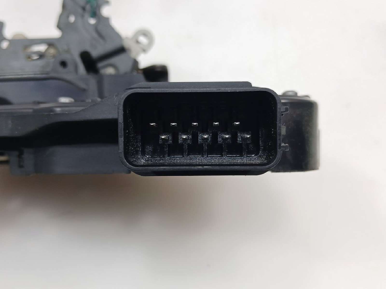 Recambio de cerradura puerta delantera izquierda para land rover range rover sport 2005-2011 v8 td edition 60 yrs referencia OEM Recambio de cerradura puerta delantera izquierda para land rover range rover sport 2005-2011 v8 td edition 60 yrs referencia OEM