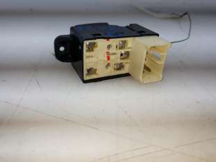 Recambio de mando elevalunas delantero derecho para kia carnival ii 2001-2006 2.9 cdri ex referencia OEM IAM 9357820000 93578200 2