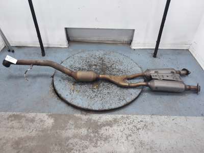 Recambio de silencioso intermedio para lexus is 2013- 300h referencia OEM IAM 1741036370 UE6 