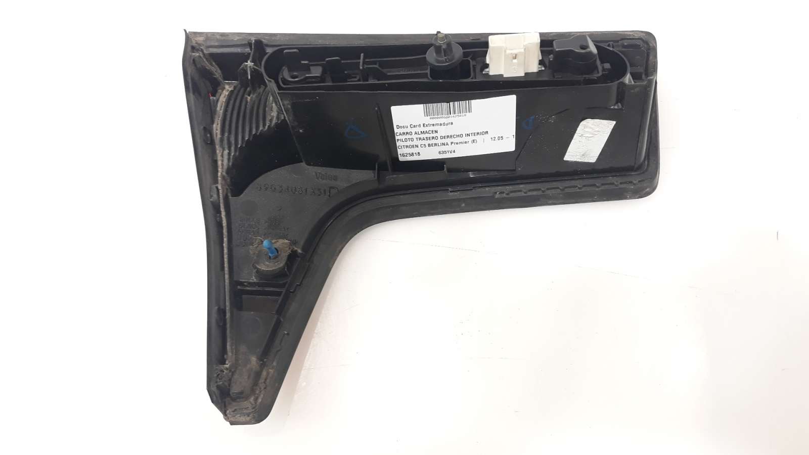 Recambio de piloto trasero derecho interior para citroën c5 berlina 2004-2008 premier (e) referencia OEM IAM 6351V4 6351V4  Recambio de piloto trasero derecho interior para citroën c5 berlina 2004-2008 premier (e) referencia OEM IAM 6351V4 6351V4