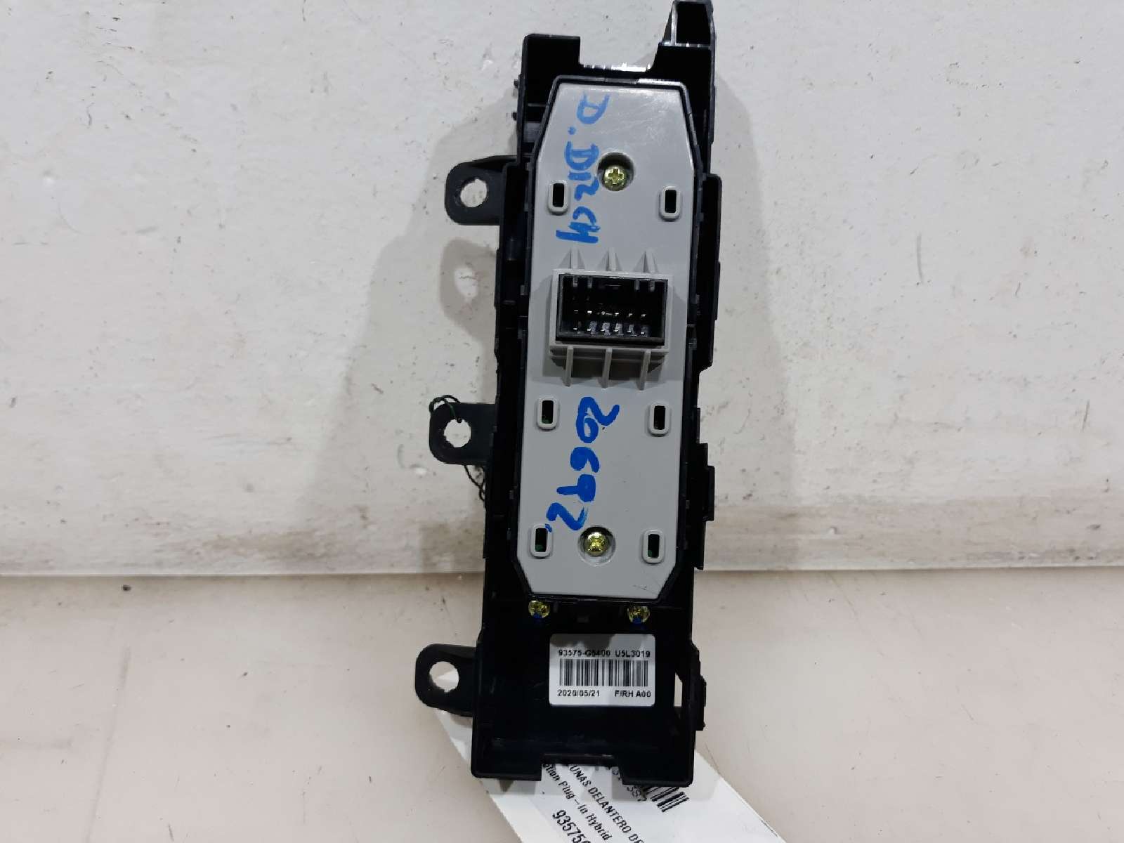 Recambio de mando elevalunas delantero derecho para kia niro 2016- emotion plug-in hybrid referencia OEM IAM 93575G5400 93575G54 Recambio de mando elevalunas delantero derecho para kia niro 2016- emotion plug-in hybrid referencia OEM IAM 93575G5400 93575G54