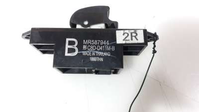 Recambio de mando elevalunas delantero derecho para mitsubishi outlander (cw0) 2009-2012 motion 2wd referencia OEM IAM MR587944 