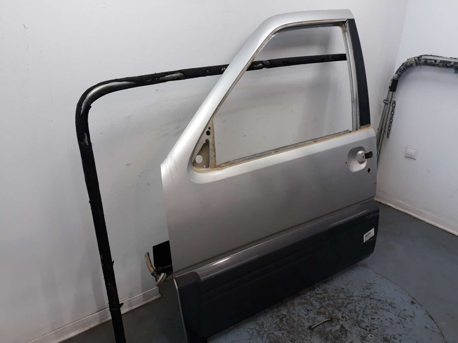 Recambio de puerta delantera izquierda para nissan terrano/terrano.ii (r20) 1993-2007 elegance referencia OEM IAM 801017F731 801 Recambio de puerta delantera izquierda para nissan terrano/terrano.ii (r20) 1993-2007 elegance referencia OEM IAM 801017F731 801