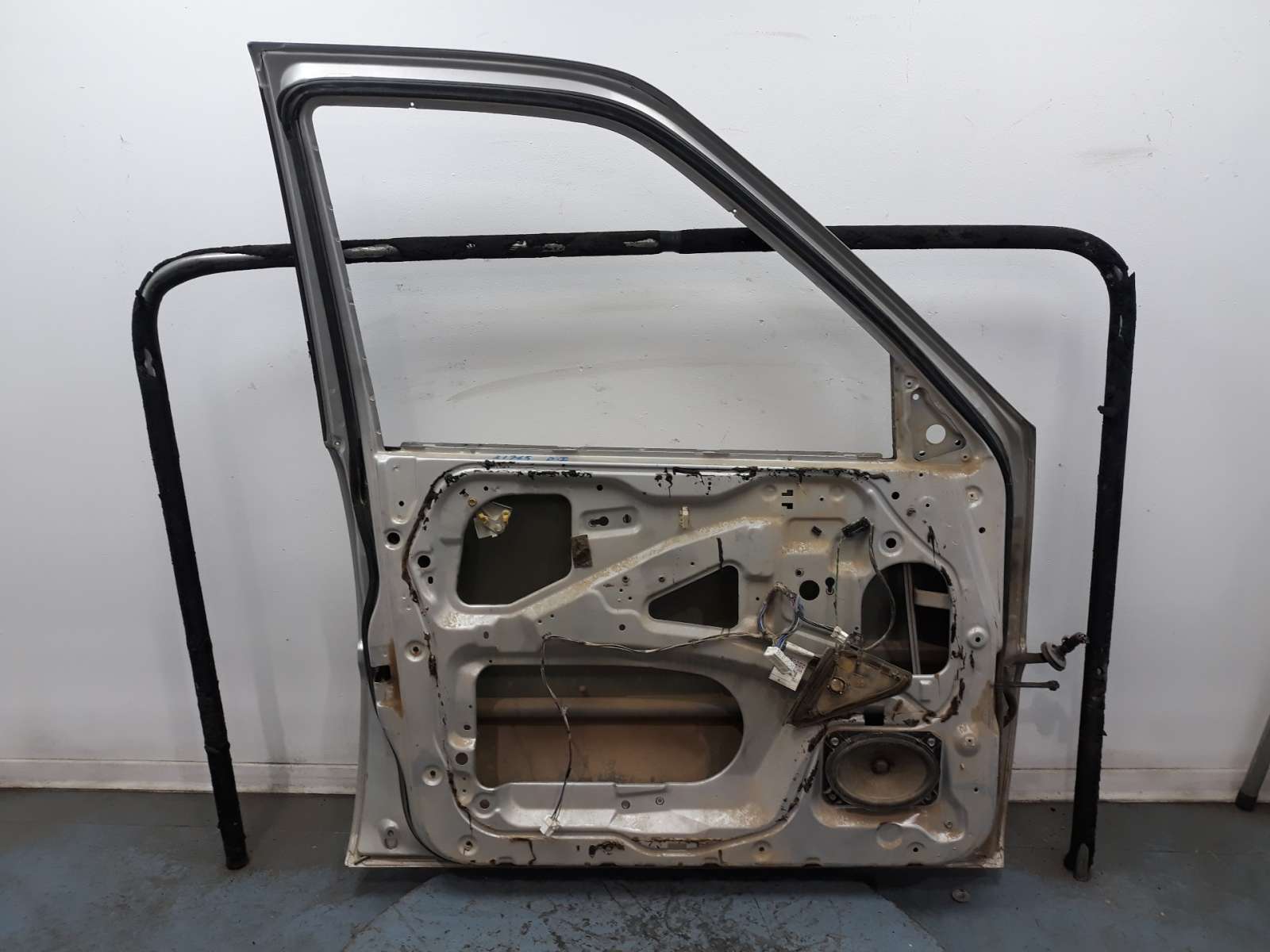 Recambio de puerta delantera izquierda para nissan terrano/terrano.ii (r20) 1993-2007 elegance referencia OEM IAM 801017F731 801 Recambio de puerta delantera izquierda para nissan terrano/terrano.ii (r20) 1993-2007 elegance referencia OEM IAM 801017F731 801