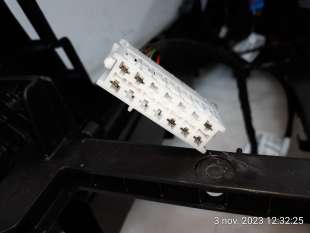 Recambio de apoyabrazos central para mercedes-benz clase gla (w156) 2013- gla 200 cdi (156.908) referencia OEM IAM A1766804101 A 2