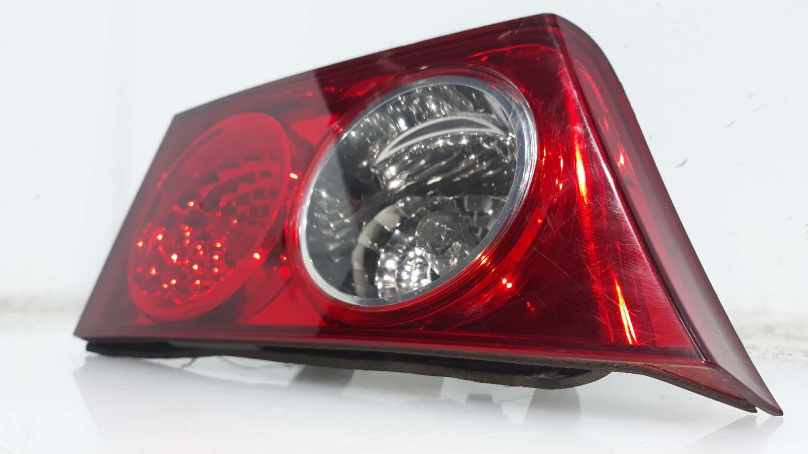 Recambio de piloto trasero derecho interior para honda accord berlina (cl/cn) 2003-2008 2.2i ctdi executive referencia OEM IAM 3 Recambio de piloto trasero derecho interior para honda accord berlina (cl/cn) 2003-2008 2.2i ctdi executive referencia OEM IAM 3