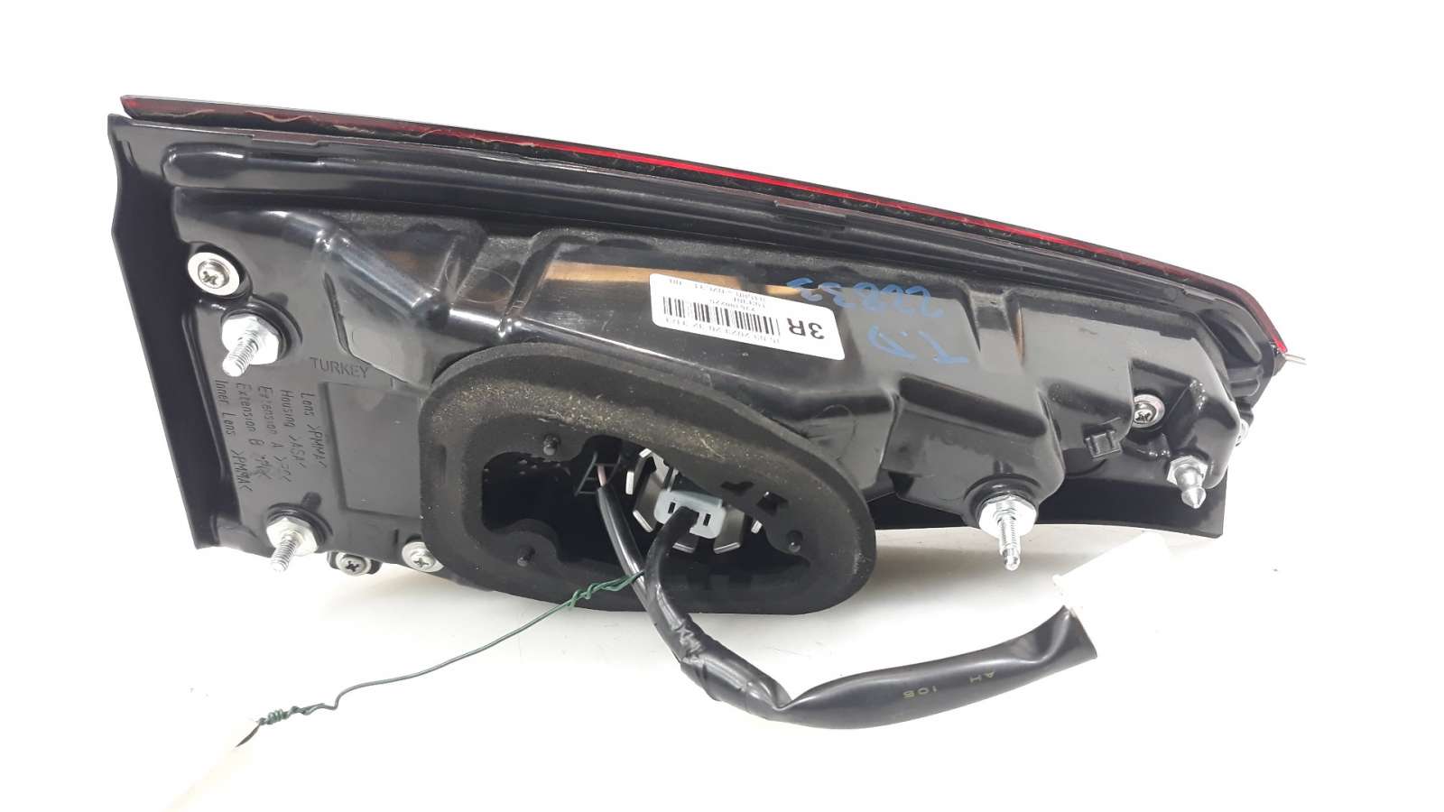 Recambio de piloto trasero derecho interior para toyota corolla (e21) 2019- hybrid active referencia OEM IAM 8158102C31 8158002C Recambio de piloto trasero derecho interior para toyota corolla (e21) 2019- hybrid active referencia OEM IAM 8158102C31 8158002C