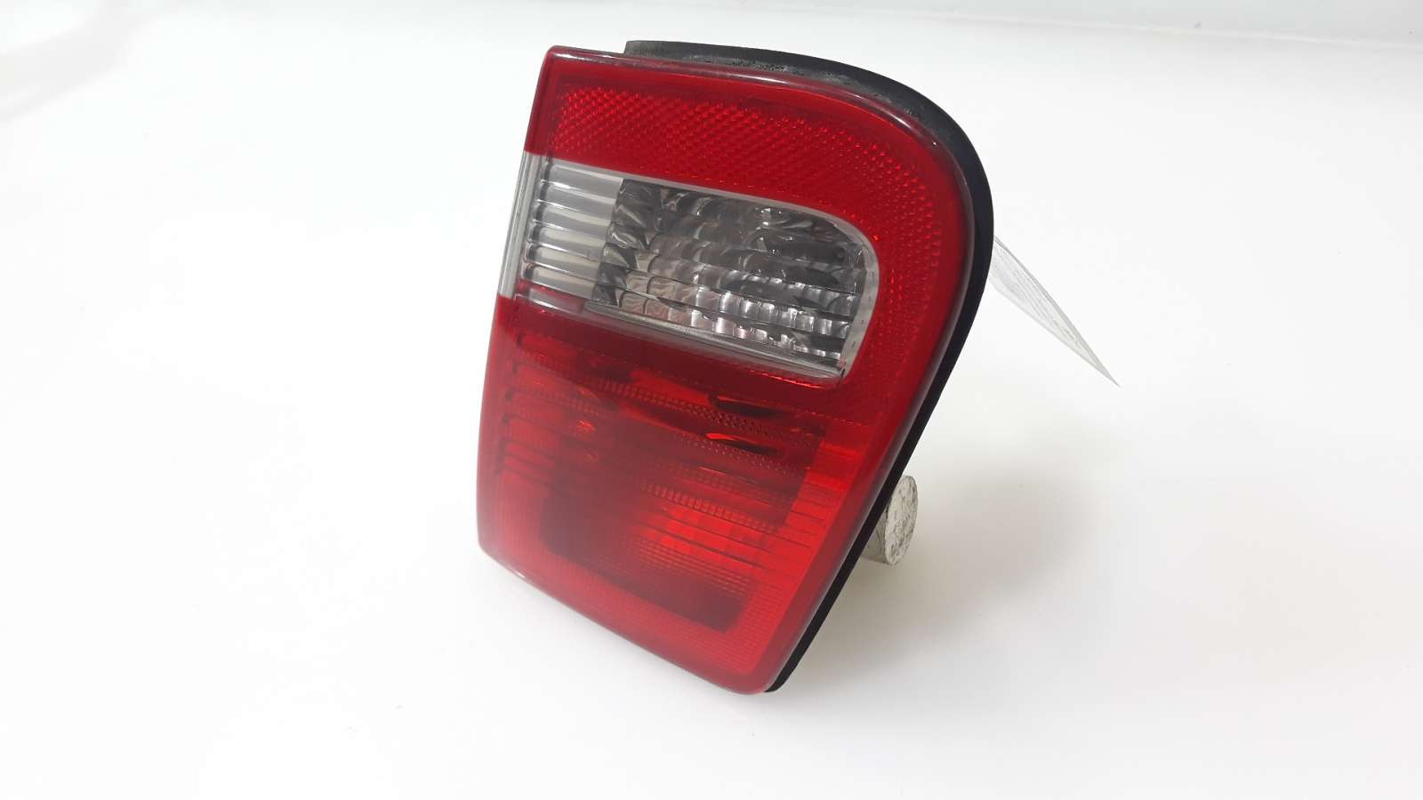 Recambio de piloto trasero derecho interior para saab 9-3 berlina 2002-2007 1.9 tid linear (i/d) referencia OEM IAM 12785764 127 Recambio de piloto trasero derecho interior para saab 9-3 berlina 2002-2007 1.9 tid linear (i/d) referencia OEM IAM 12785764 127