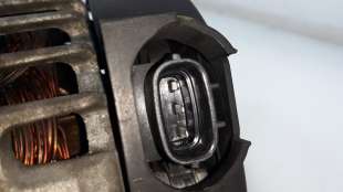Recambio de alternador para hyundai ix35 2010-2015 classic 2wd referencia OEM IAM 373002A850 373002A850  2