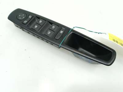 Recambio de mando elevalunas delantero izquierdo para renault megane iii berlina 5 p 2008-2016 dynamique referencia OEM IAM 8096