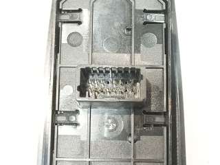 Recambio de mando elevalunas delantero izquierdo para renault megane iii berlina 5 p 2008-2016 dynamique referencia OEM IAM 8096