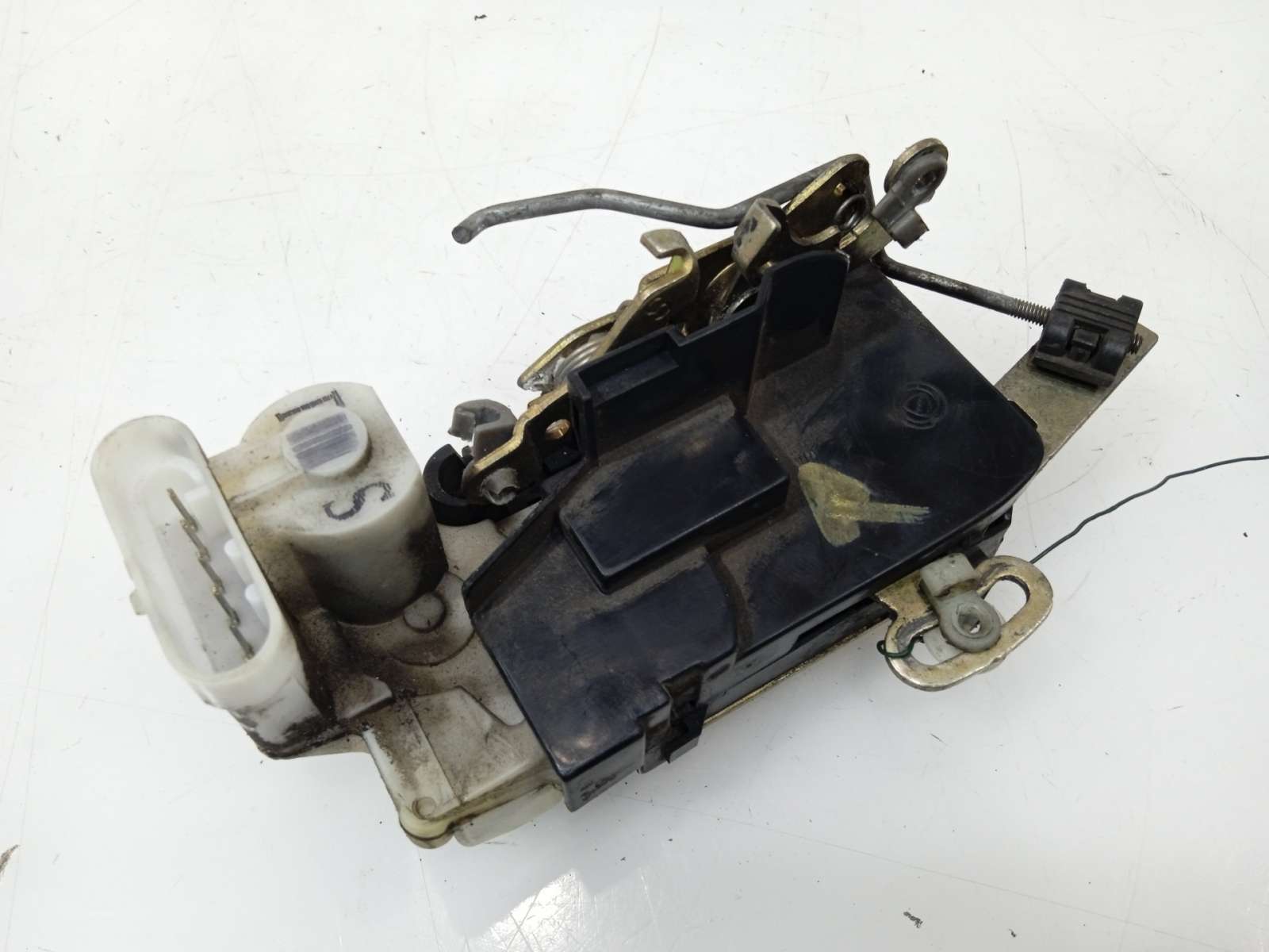 Recambio de cerradura puerta delantera izquierda para lancia lybra berlina 1999-2006 1.9 jtd referencia OEM IAM 46763099 4676309 Recambio de cerradura puerta delantera izquierda para lancia lybra berlina 1999-2006 1.9 jtd referencia OEM IAM 46763099 4676309