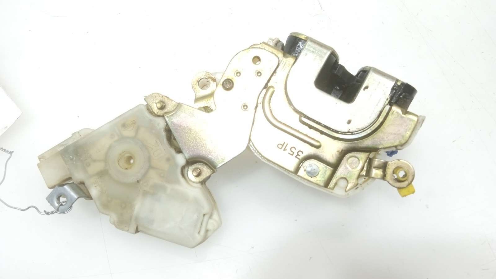 Recambio de cerradura puerta delantera izquierda para nissan terrano/terrano.ii (r20) 1993-2007 aventura referencia OEM IAM 8050 Recambio de cerradura puerta delantera izquierda para nissan terrano/terrano.ii (r20) 1993-2007 aventura referencia OEM IAM 8050