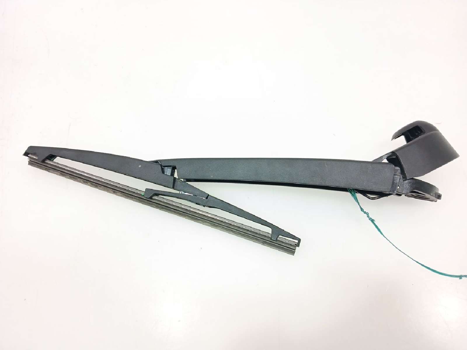 Recambio de brazo limpia trasero para mg rover mg zs suv 2017- 1.5 vti referencia OEM IAM 10568621 10568621  Recambio de brazo limpia trasero para mg rover mg zs suv 2017- 1.5 vti referencia OEM IAM 10568621 10568621