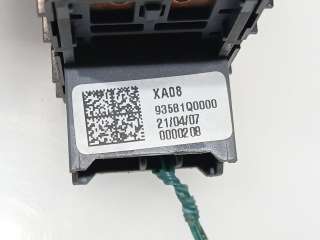 Recambio de mando elevalunas trasero izquierdo para hyundai bayon (bc3) 2021- 1.2 mpi referencia OEM IAM 93581Q00004X 93581Q0000