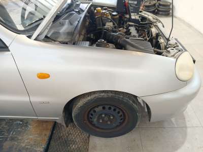 Recambio de aleta delantera derecha para daewoo lanos sedán (klat) 1997- 1.3 referencia OEM IAM 96221073 96221073 