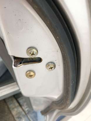 Recambio de cerradura puerta trasera derecha para daewoo lanos sedán (klat) 1997- 1.3 referencia OEM IAM 96305414 96305414 
