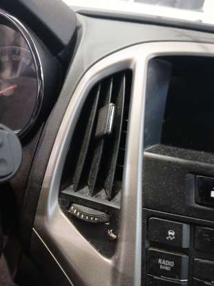 Recambio de aireador central izquierdo para opel astra j (p10) 2009-2015 1.7 cdti (68) referencia OEM IAM 13303925 13303925 