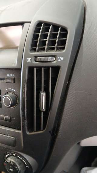 Recambio de aireador central derecho para kia cee´d hatchback (ed) 2006-2012 1.4 referencia OEM IAM 974401H000 974401H000 