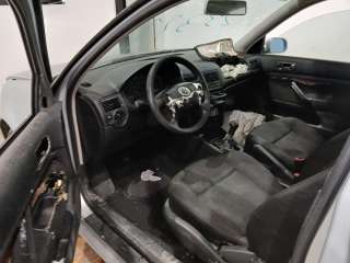 volkswagen golf iv berlina (1j1) 1997-2003 del año 2001