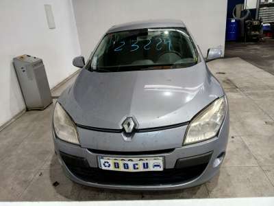 renault megane iii hatchback (bz0/1_, b3_) 2008- del año 2009