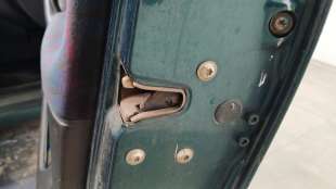 Recambio de cerradura puerta delantera derecha para volkswagen polo iii (6n1) 1994-1999 75 1.6 referencia OEM IAM 6N1837016D 6N1