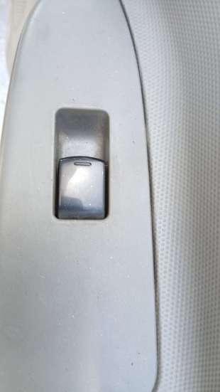 Recambio de mando elevalunas delantero derecho para renault maxity - referencia OEM IAM 5001870512 5001870512 