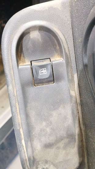 Recambio de mando elevalunas delantero derecho para dacia duster (hs_) 2010-2018 1.5 dci referencia OEM IAM 8200602227  