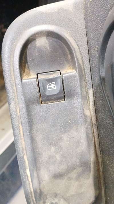 Recambio de mando elevalunas delantero derecho para dacia duster (hs_) 2010-2018 1.5 dci referencia OEM IAM 8200602227  