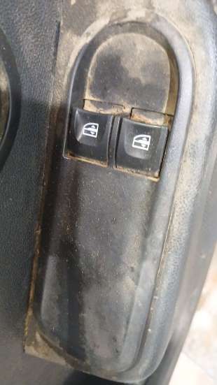 Recambio de mando elevalunas delantero izquierdo para dacia duster (hs_) 2010-2018 1.5 dci referencia OEM IAM 8200108269  