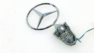 Recambio de emblema para mercedes-benz clase e (w211) berlina 2002-2009 e 270 cdi (211.016) referencia OEM IAM A2108800186 A2108