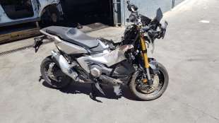 honda x-adv 2017- del año 2022