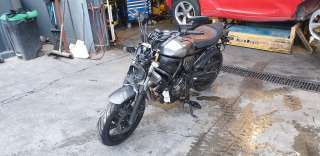 yamaha xsr 700 2015- del año 2017