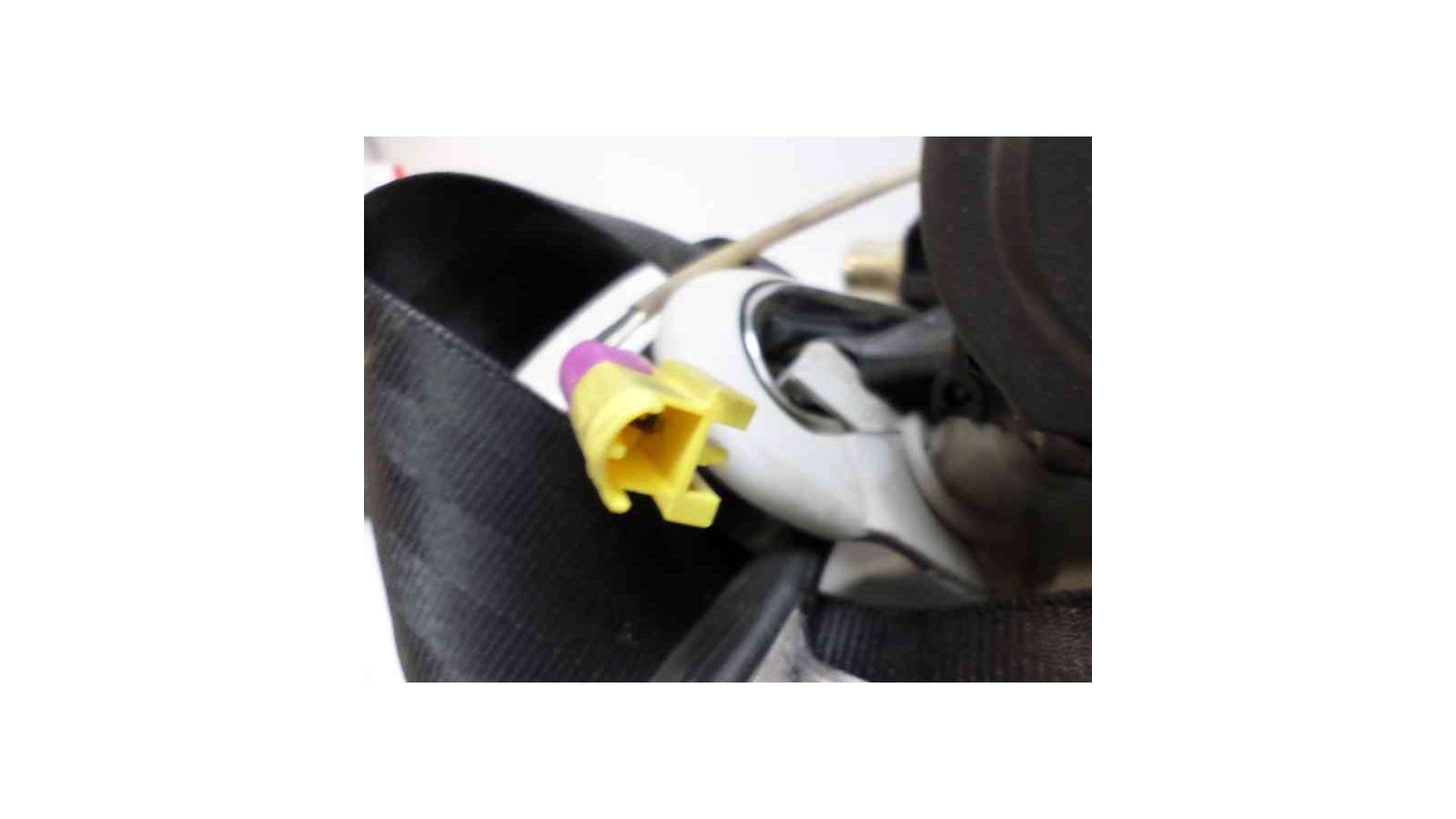 Recambio de cinturon seguridad delantero derecho para volkswagen bora berlina (1j2) 1998-2005 conceptline referencia OEM IAM 1J4 Recambio de cinturon seguridad delantero derecho para volkswagen bora berlina (1j2) 1998-2005 conceptline referencia OEM IAM 1J4