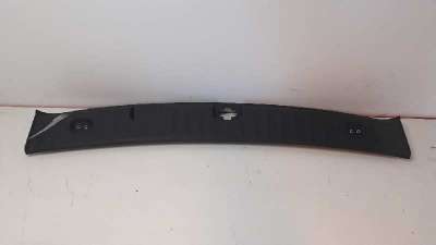 Recambio de molduras traseras para volkswagen caddy furgón/kombi 2015- referencia OEM IAM 2K0864583M  