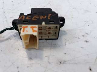 Recambio de mando elevalunas trasero izquierdo para hyundai accent (mc) 2006-2010 gl crdi referencia OEM IAM 202005491  